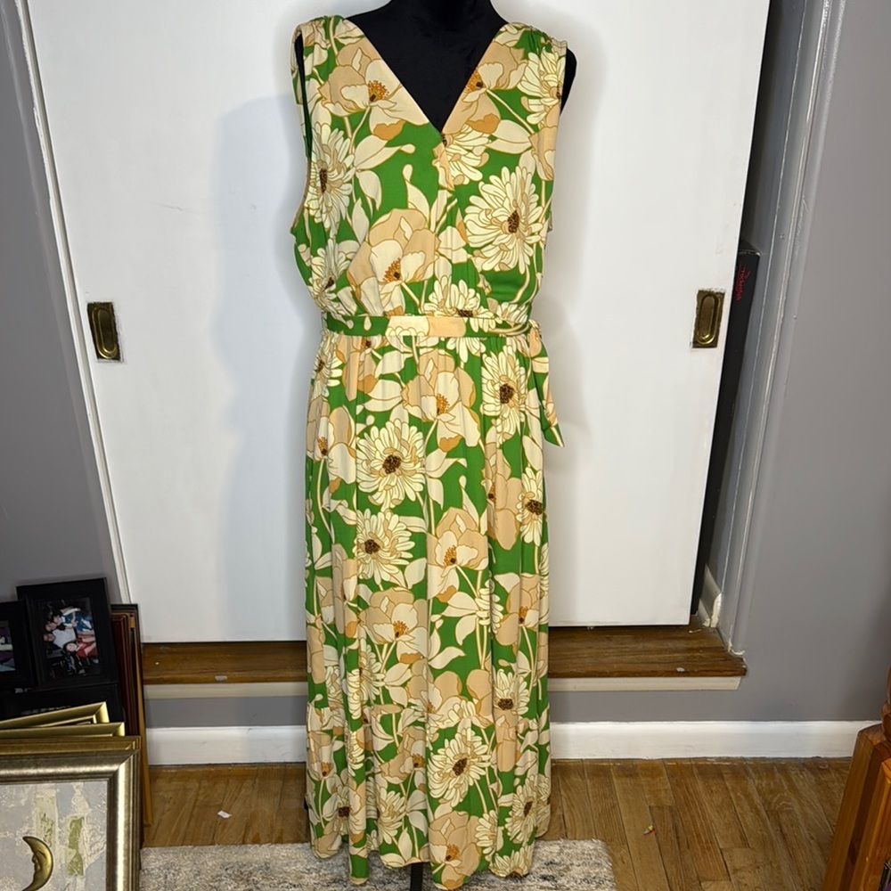 Les Serein Floral Green and Cream , deep V-neck, sleeveless Maxi Dress SZ L